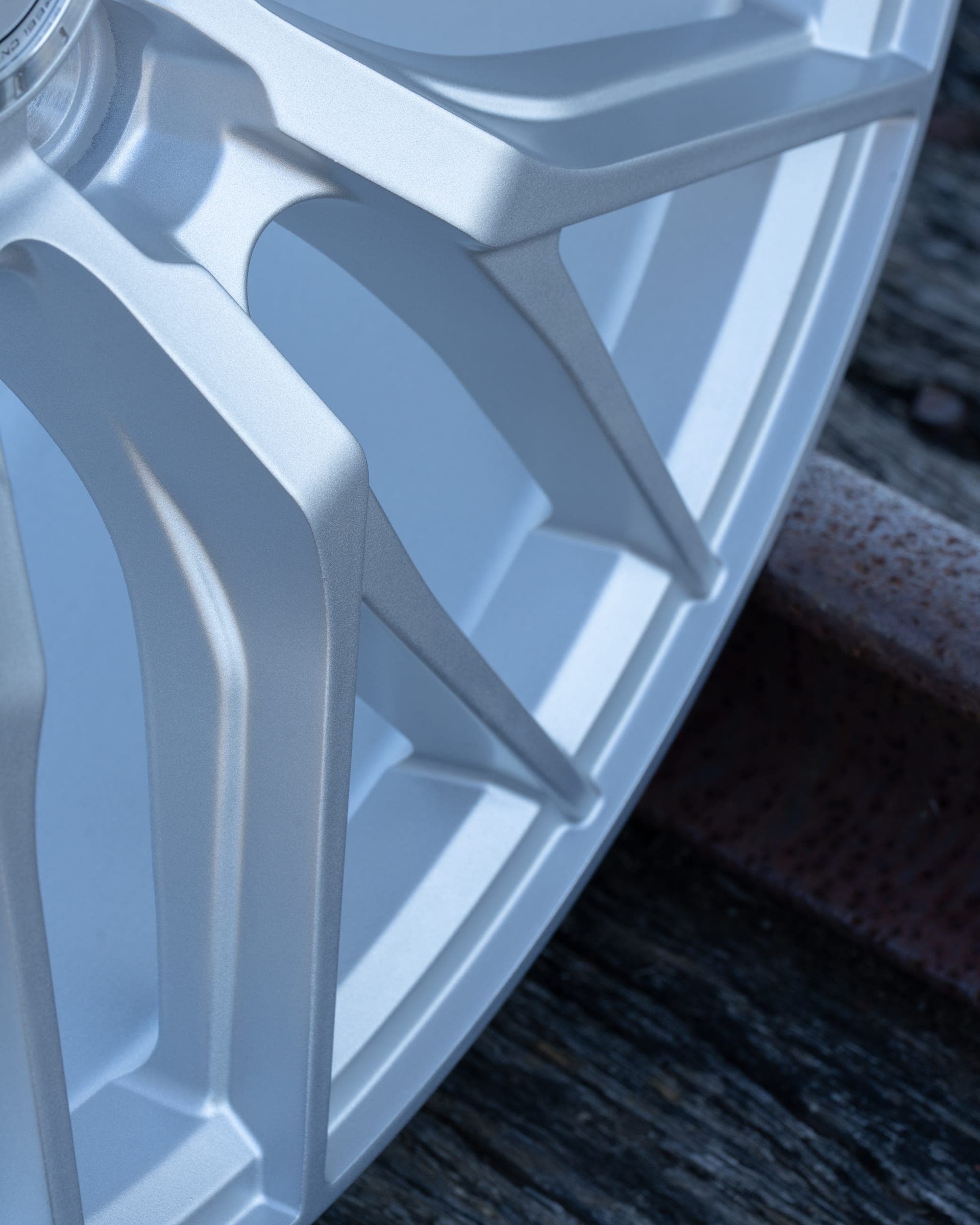 BLITZ — Silver Satin Lacquer