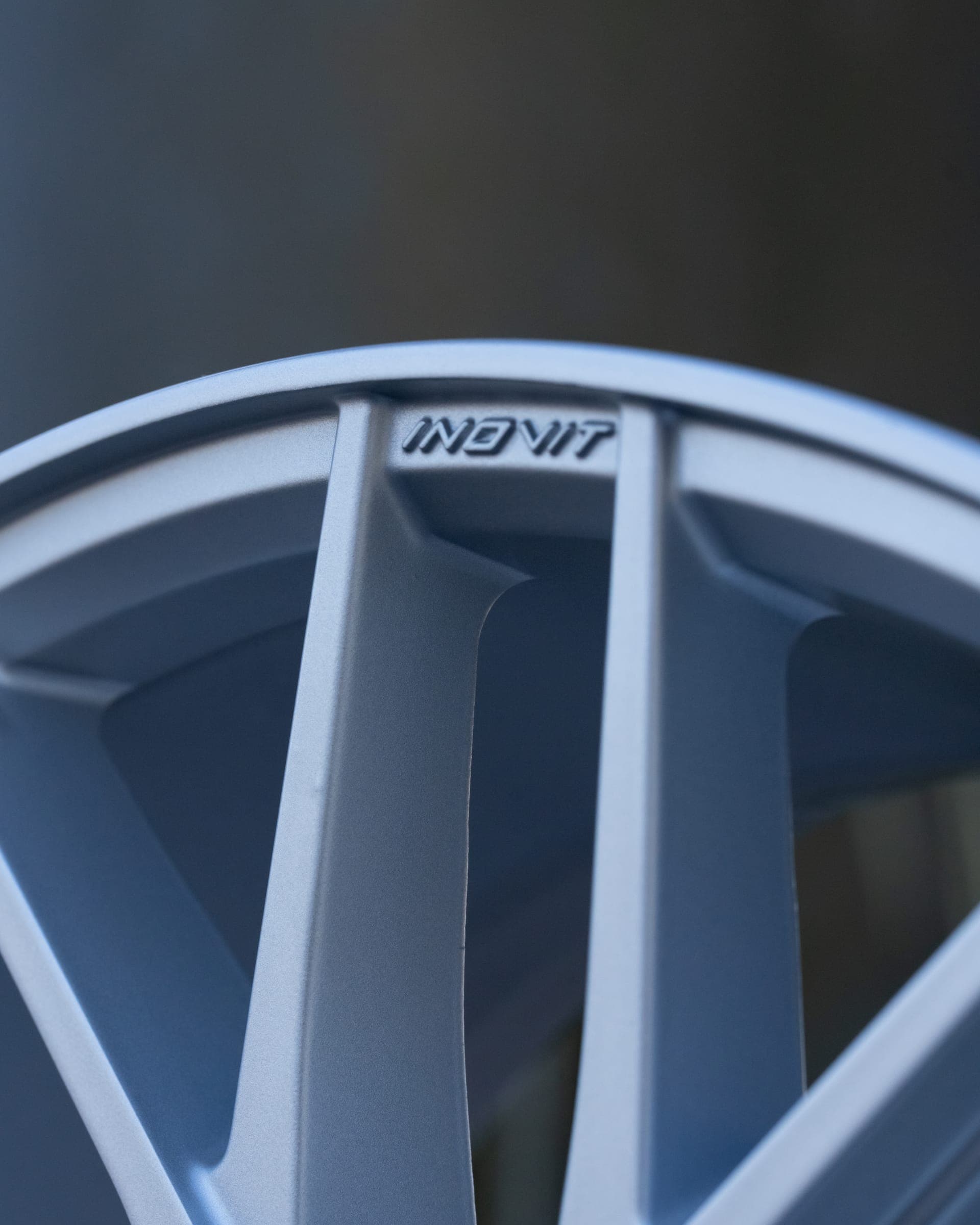 BLITZ — Silver Satin Lacquer
